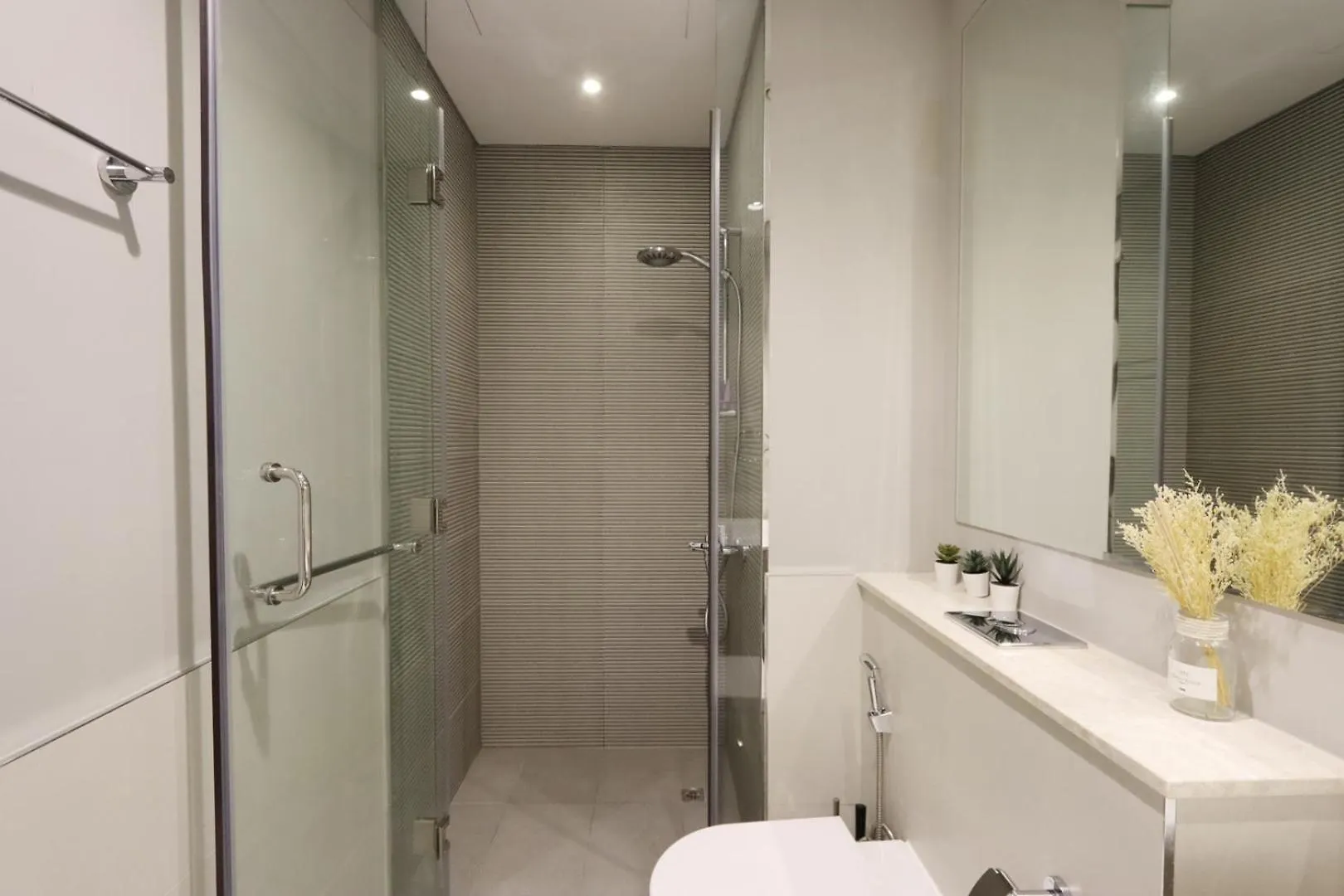 Livbnb-1B Urban Serenity With Private Balcony Dubai Birleşik Arap Emirlikleri