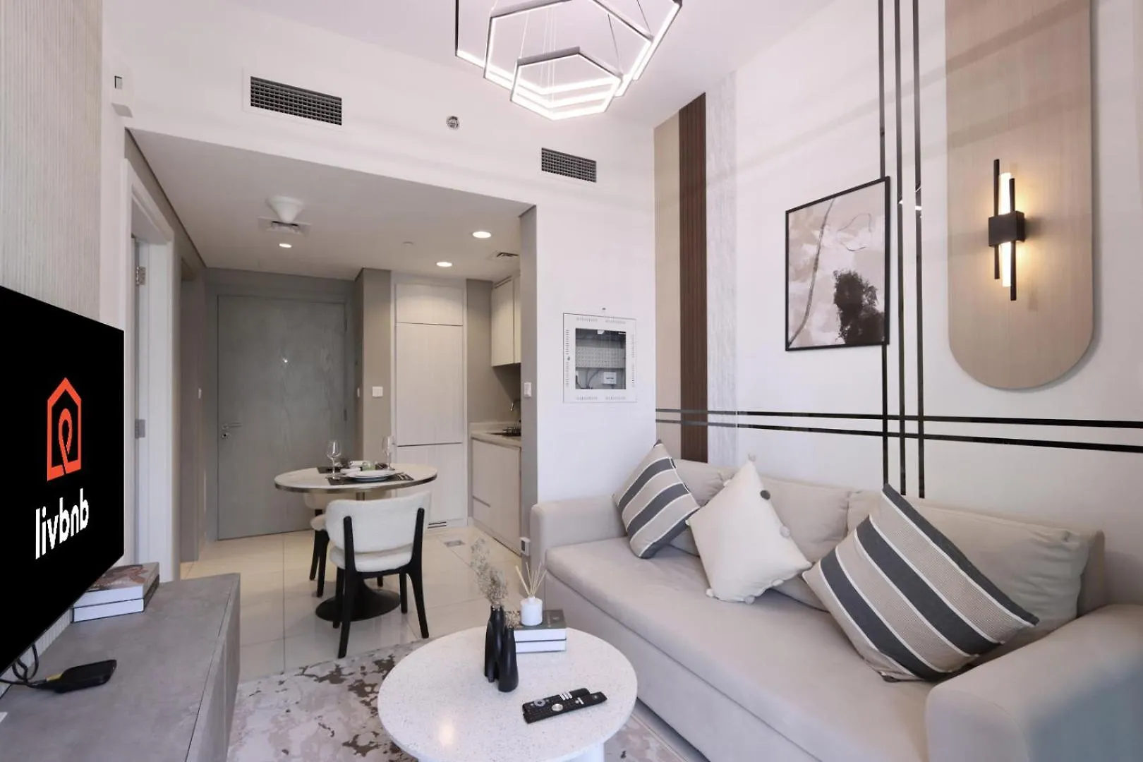 Daire Livbnb-1B Urban Serenity With Private Balcony Dubai